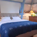 Nocleg ze śniadaniem Le Manoir Du Rocher 3*