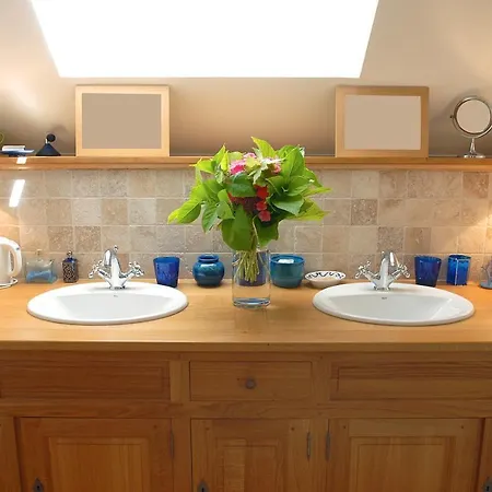 Le Manoir Du Rocher Oda ve Kahvaltı Domme