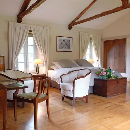 Le Manoir Du Rocher Couette-café *