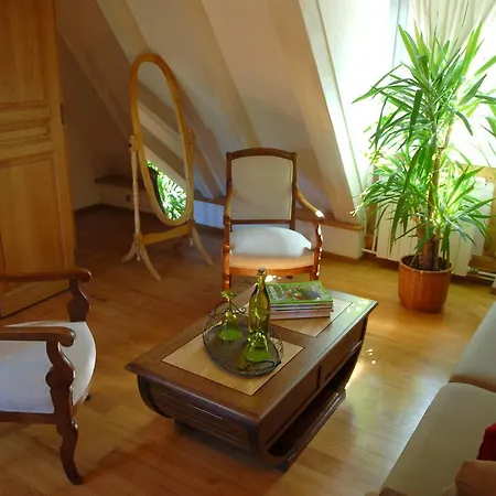 Le Manoir Du Rocher Oda ve Kahvaltı Domme