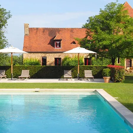 Alojamento de Acomodação e Pequeno-almoço Le Manoir Du Rocher 3*