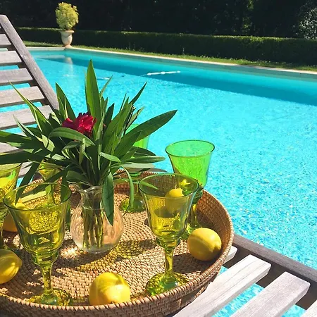 Bed & Breakfast Le Manoir Du Rocher 3*