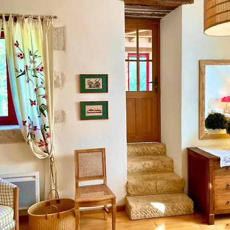 Alojamento de Acomodação e Pequeno-almoço Le Manoir Du Rocher 3*