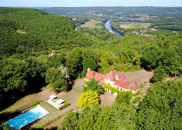Le Manoir Du Rocher فندق مبيت وإفطار 3*