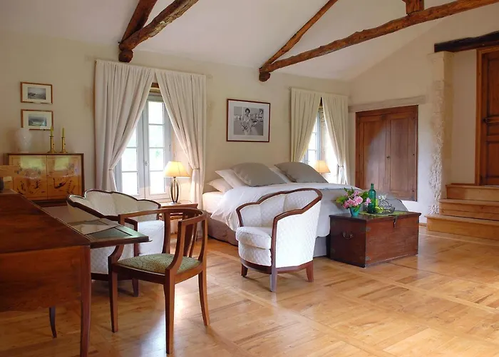 Le Manoir Du Rocher فندق مبيت وإفطار 3*