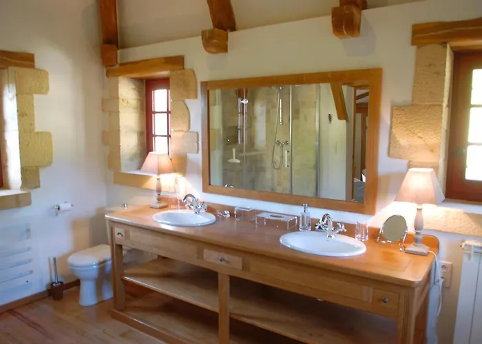 فندق مبيت وإفطار Le Manoir Du Rocher 3*