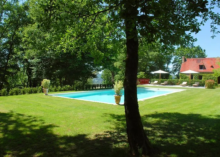 Le Manoir Du Rocher Bed & Breakfast Domme