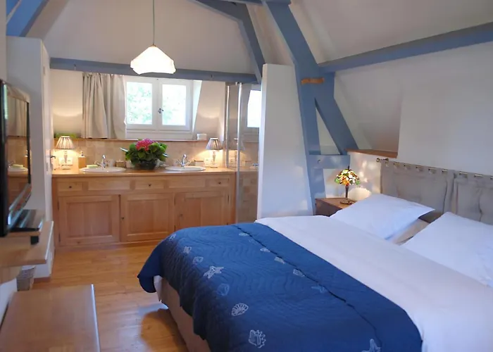 Le Manoir Du Rocher 3* دوم