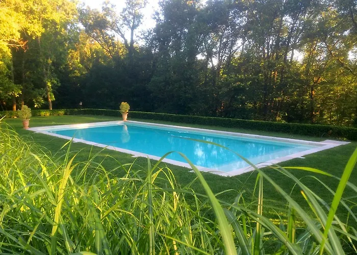 Le Manoir Du Rocher فندق مبيت وإفطار