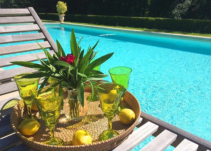 فندق مبيت وإفطار Le Manoir Du Rocher 3*