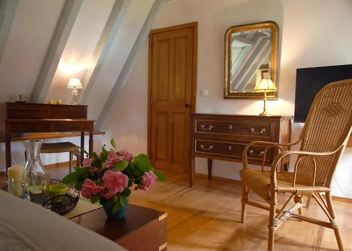 فندق مبيت وإفطار Le Manoir Du Rocher دوم
