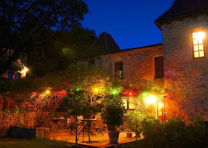 فندق مبيت وإفطار Le Manoir Du Rocher 3*