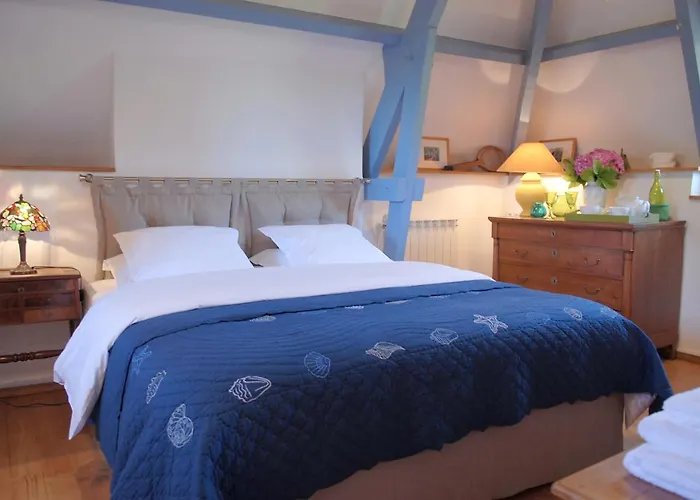 فندق مبيت وإفطار Le Manoir Du Rocher 3*