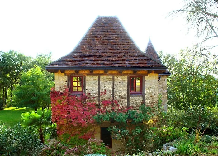 فندق مبيت وإفطار Le Manoir Du Rocher 3*