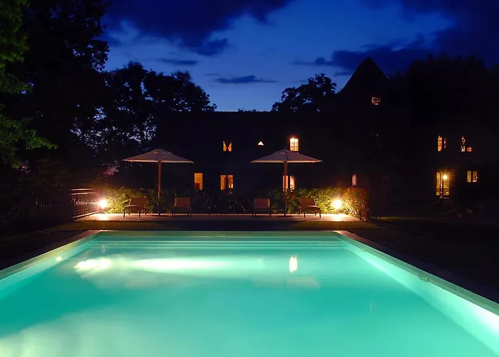 فندق مبيت وإفطار Le Manoir Du Rocher 3*